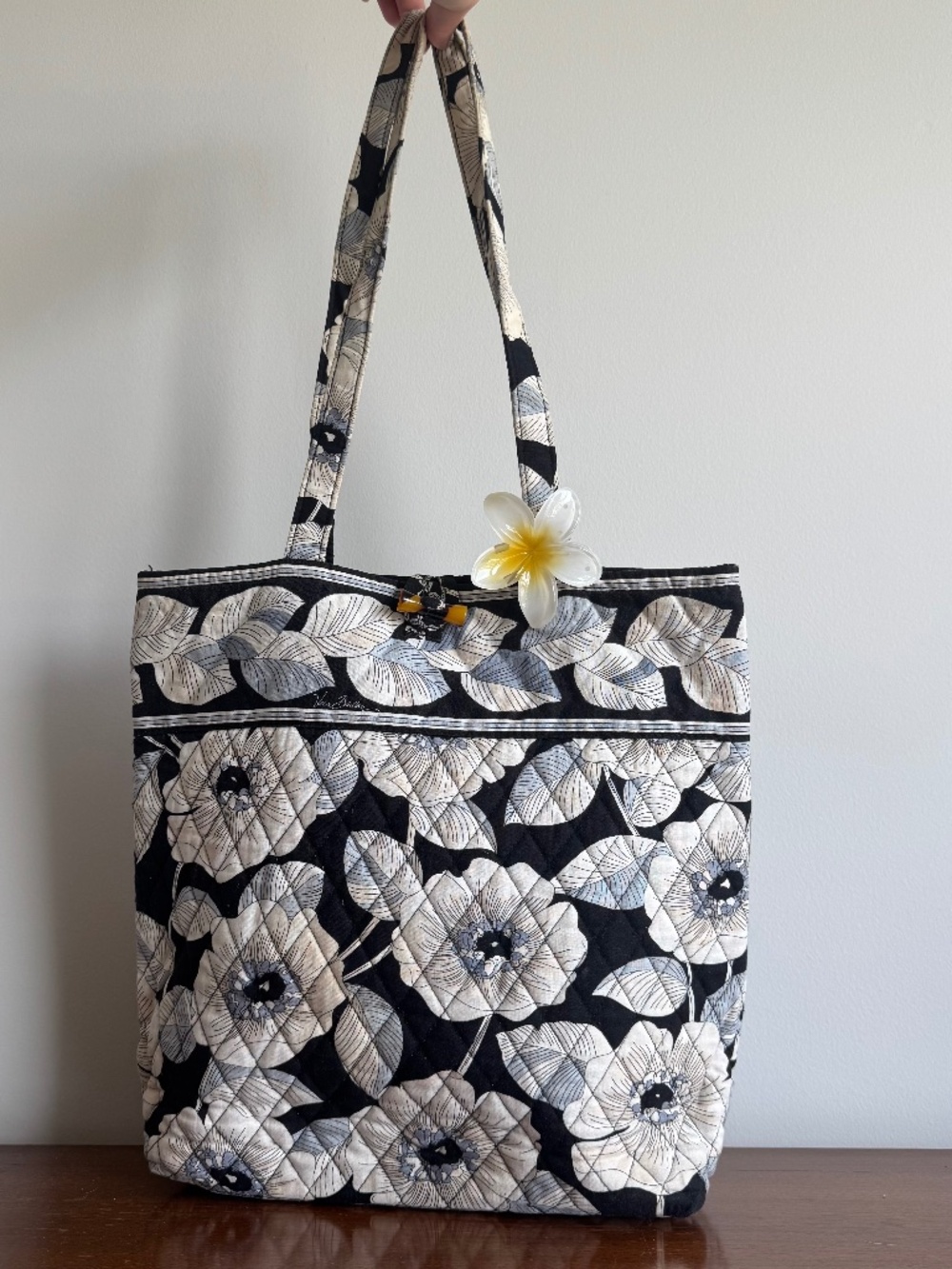 Vera Bradley Camellia Spring 2012 Retired Pattern Tote Bag Shoulder Bag Toggle